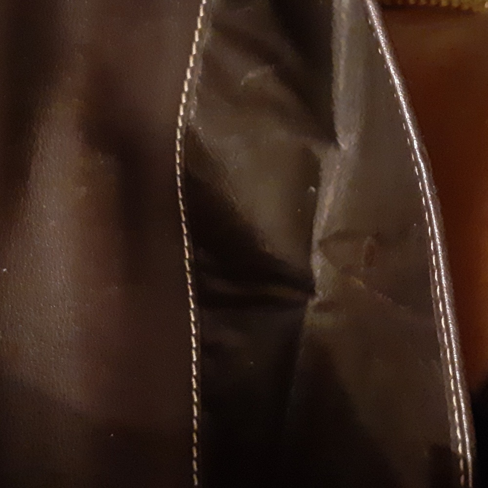 Gucci Authentic Euc Wallet Interlocking - image 7